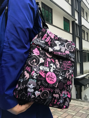 Hong Kong Pattern Center Zip Backpack (Black)